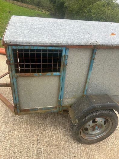 Dog  trailer