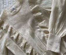 River Island top size 6-8 like new