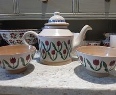 nicholas mosse red tulip teapot and 2 small bowls