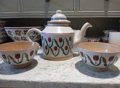 nicholas mosse red tulip teapot and 2 small bowls