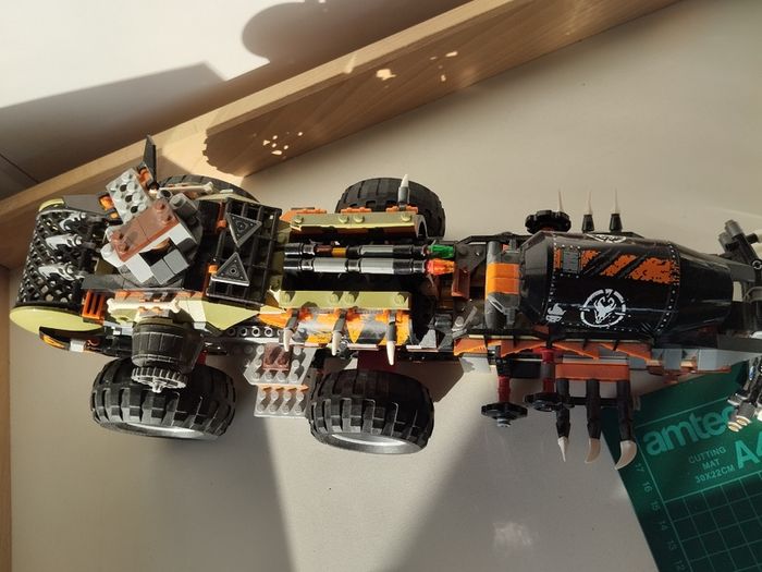 LEGO NINJAGO Hunted  Dieselnaut 70654  Incomplete
