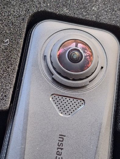 insta360 x4 air. starter Kit. two batteries. selfie stick
