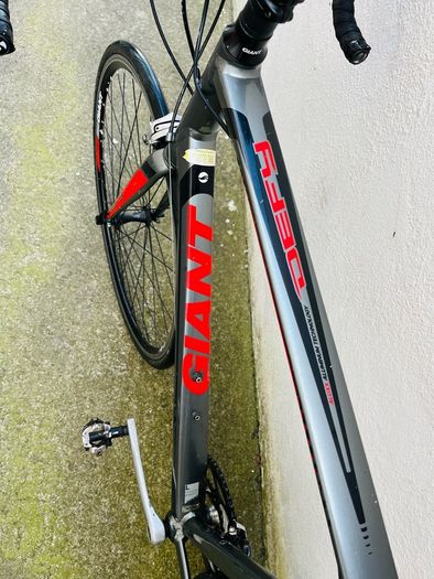 Giant defy road bike