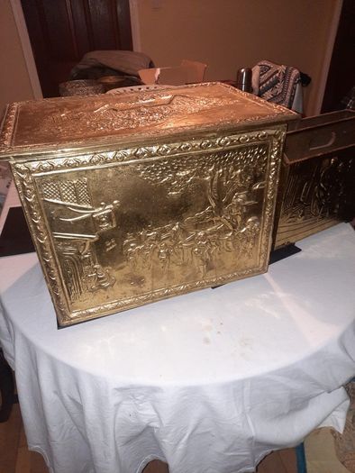 vintage log box and magazine rack