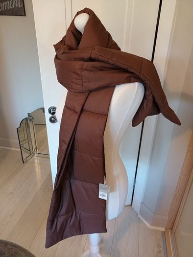 womans scarf