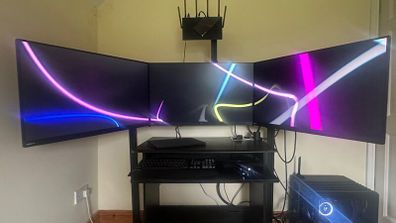 3x 32 inch computer gaming monitors with stand