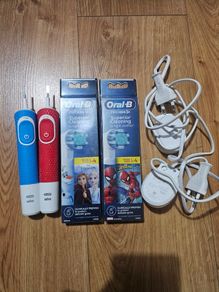 Oral b kids electric toothbrush x 2,brand new 8 heads and two charger
