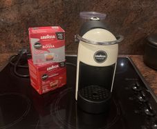 lavAzza Coffee Maker & Pods