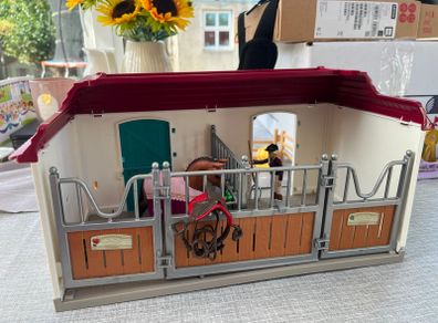Schleich stables, horses, people and all in pic