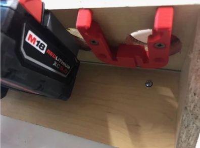 DeWalt/Milwaukee M18/Bosh battery holder