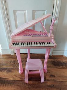 Little Princess piano / keyboard with stool