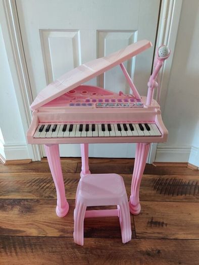 Little Princess piano / keyboard with stool