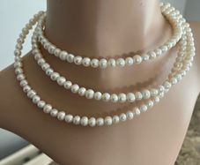 pearl necklace choker