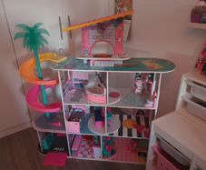 Toy LOL Doll House.