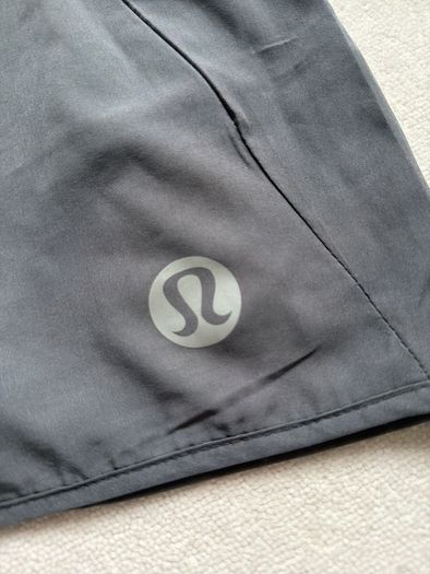 LuluLemon grey shorts suit Ladies 10/12