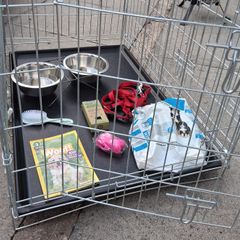 Dog cage/crate and accessories
