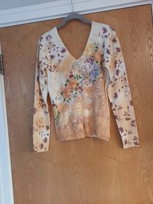 Faust  Flower Jumper.    S. M - 12.  New - No Tag.