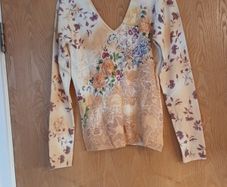 Faust  Flower Jumper.    S. M - 12.  New - No Tag.