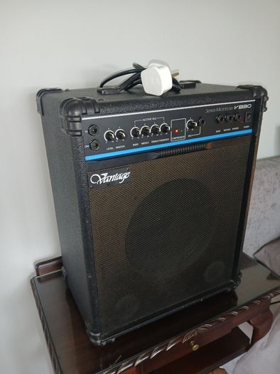 Bass guitar amplifier Vantage VB30