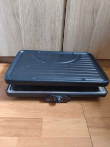 Electric grill