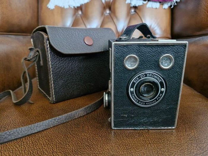 Kodak SIX-20 Brownie Camera