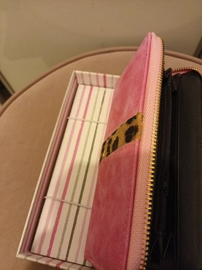 Brand new boxed ladies wallet