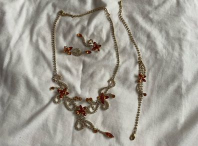 Necklace , bracelet and earrings