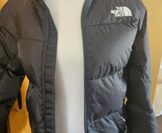 The North Face Ladies/Teens XS Black Puffer Jacket