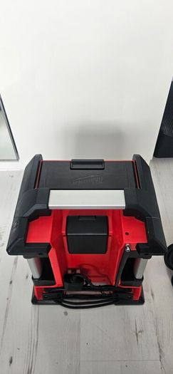 Milwaukee M18 RC-0 230V or 18V AM / FM Site Radio