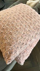 2x cushions