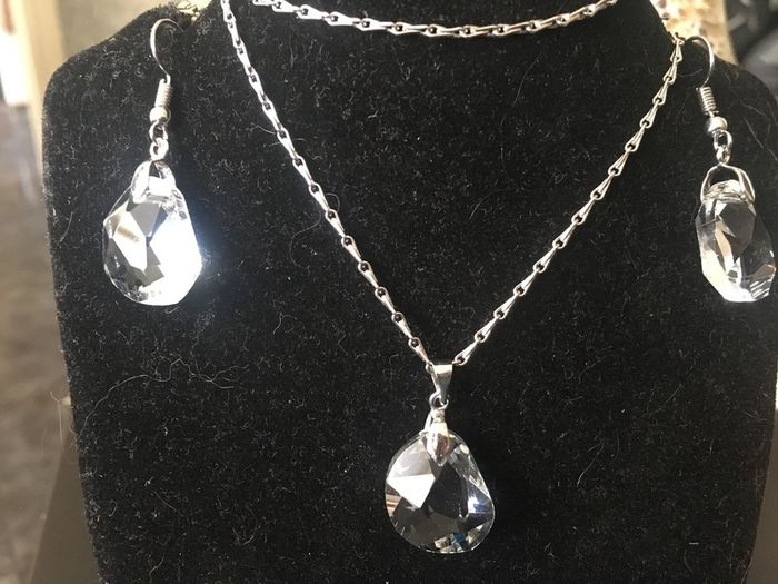 Swarovski Crystal Elements Earrings and Pendant
