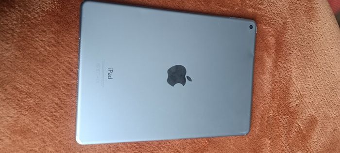 Two iPads Air 2 64GB
