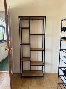 Shelving unit