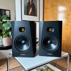 Adam Audio T8V