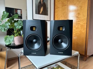 Adam Audio T8V