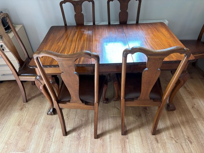 Solid kitchen table and chairs