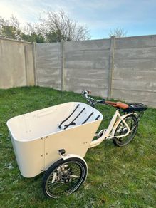 Dutch-style electric cargo bike - excellent condition