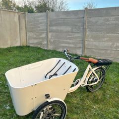 Dutch-style electric cargo bike - excellent condition