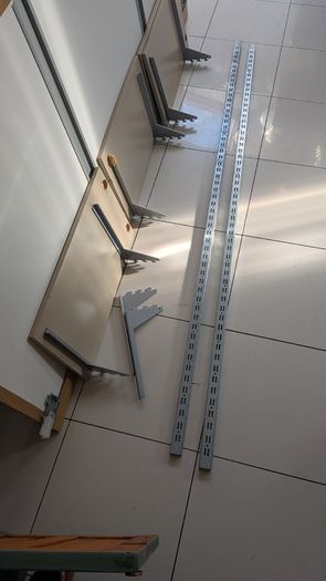 Adjustable shelving