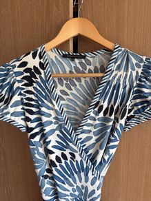 BCBG Max Azria blue/ white wrap dress size 6