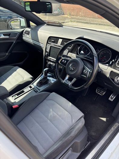 152 Volkswagen Golf R-line Estate