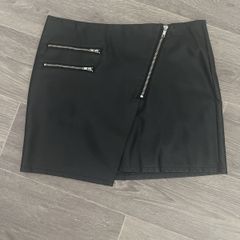womans skirt