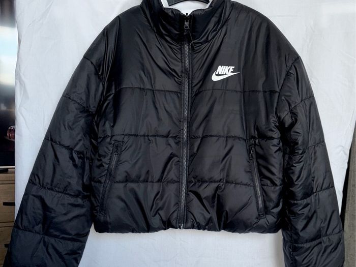 Nike Black Therma-FIT Reversible Short Fit Puffer Jacket White Fleece Coat Size M