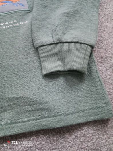 NEW.boy's top. Age 7/8