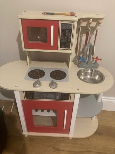 Toy kitchen