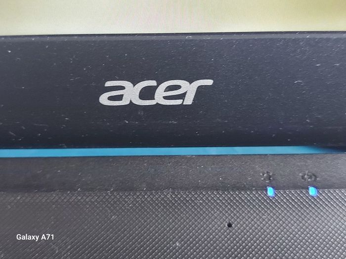 Acer Aspire ES 15, AMD Dual-Core Processor E1-7010, 1.5GHz, 4GB Ram, 1 Terrabyte HDD, Windows 10, Microsoft Edge, Chrome and VLC
