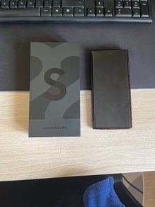 Samsung Galaxy S22 Ultra 256GB Black - Unlocked - Boxed