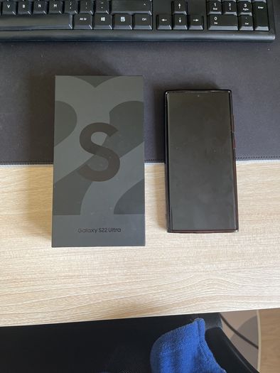 Samsung Galaxy S22 Ultra 256GB Black - Unlocked - Boxed