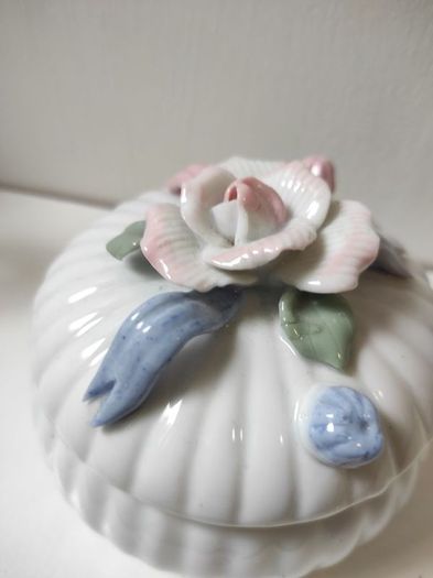 Vintage Porcelain Trinket Box