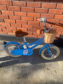 Girls bike perfect condition